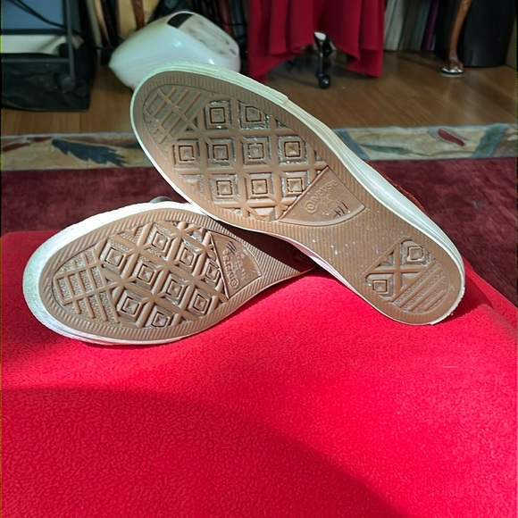 Converse Red High-Top Athletic Shoes Chuck Taylor - Picture 6 of 8